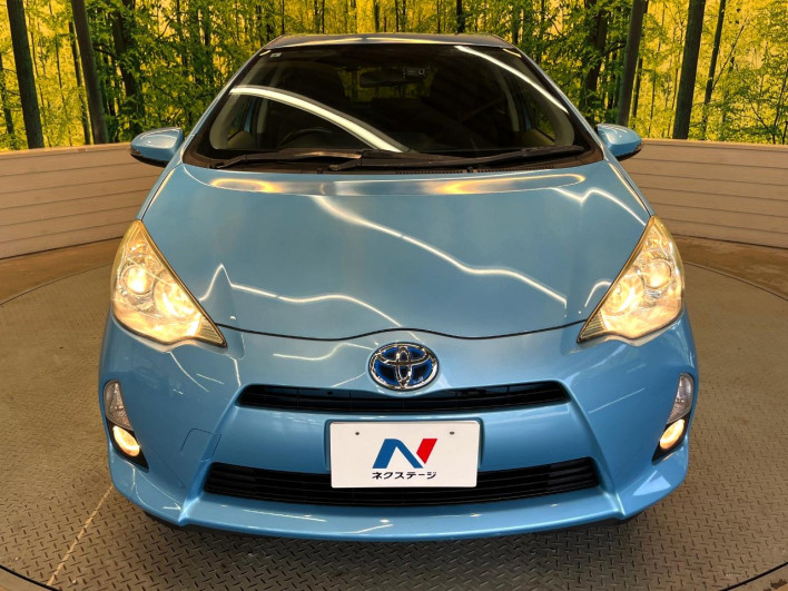 2013 Toyota Aqua DAA-NHP10 (UW-6a2e1be12a2a6)[14]