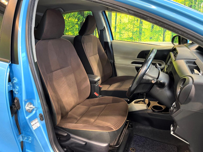 2013 Toyota Aqua DAA-NHP10 (UW-6a2e1be12a2a6)[24]