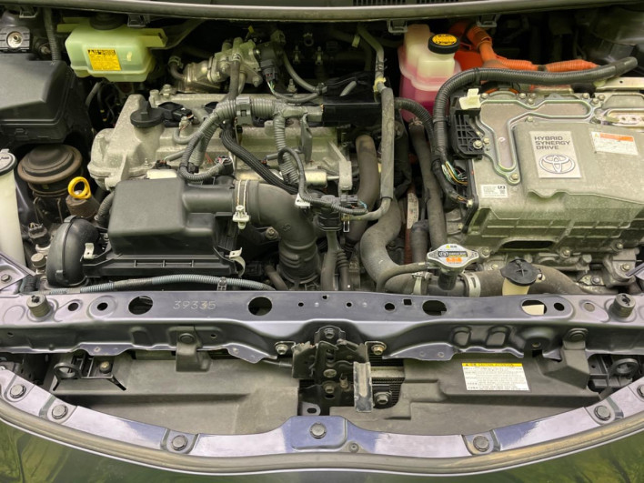 2015 Toyota Aqua DAA-NHP10 (UW-6a2e1be258a5e)[4]