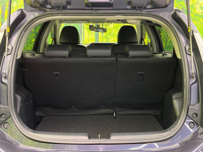 2015 Toyota Aqua DAA-NHP10 (UW-6a2e1be258a5e)[14]