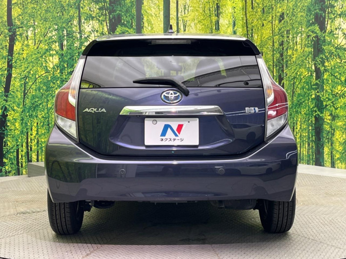 2015 Toyota Aqua DAA-NHP10 (UW-6a2e1be258a5e)[22]