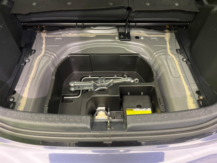 2015 Toyota Aqua DAA-NHP10 (UW-6a2e1be258a5e)[12]