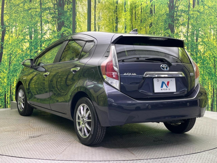 2015 Toyota Aqua DAA-NHP10 (UW-6a2e1be258a5e)[23]
