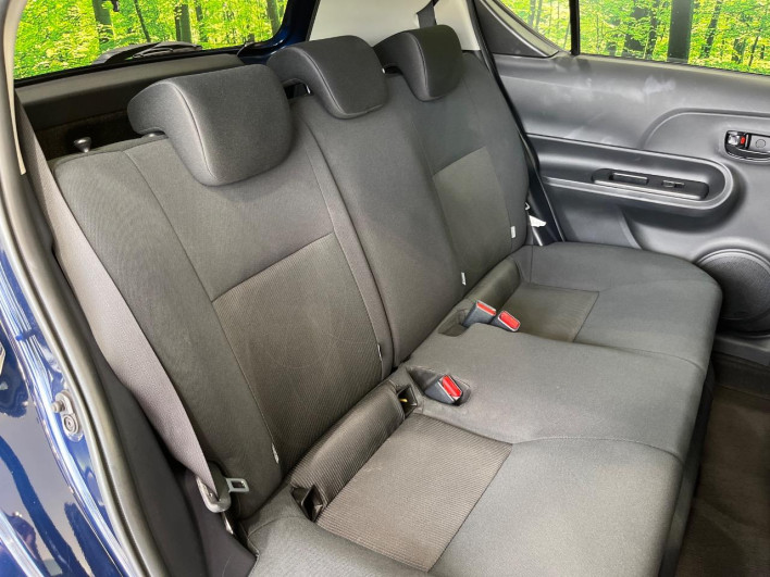 2018 Toyota Aqua DAA-NHP10 (UW-6a2e1be675791)[23]