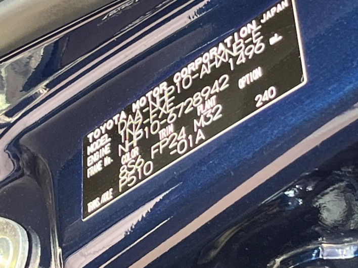 2018 Toyota Aqua DAA-NHP10 (UW-6a2e1be675791)[1]
