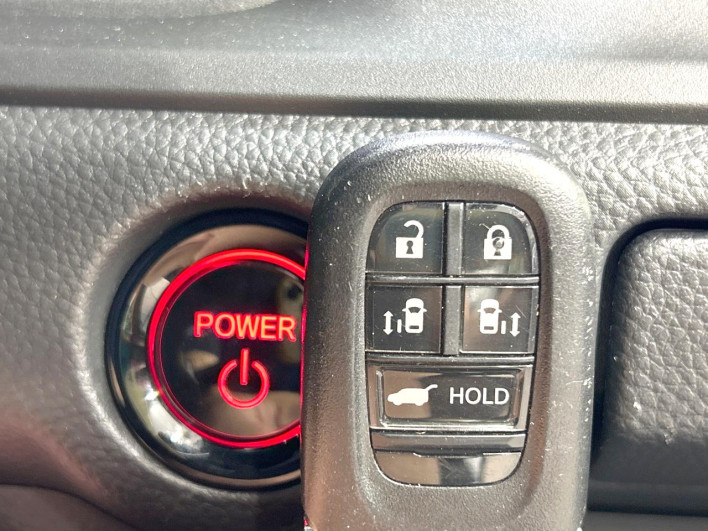 2024 Honda Step Wagon 6AA-RP8 (UW-6a2e1bf67ec3b)[29]