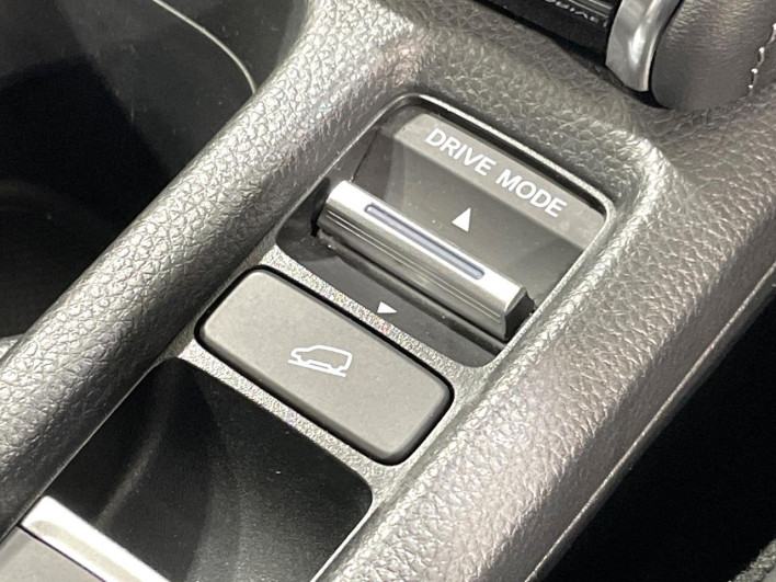 2024 Honda VEZEL 6AA-RV5 (UW-6a2e1c063f850)[26]