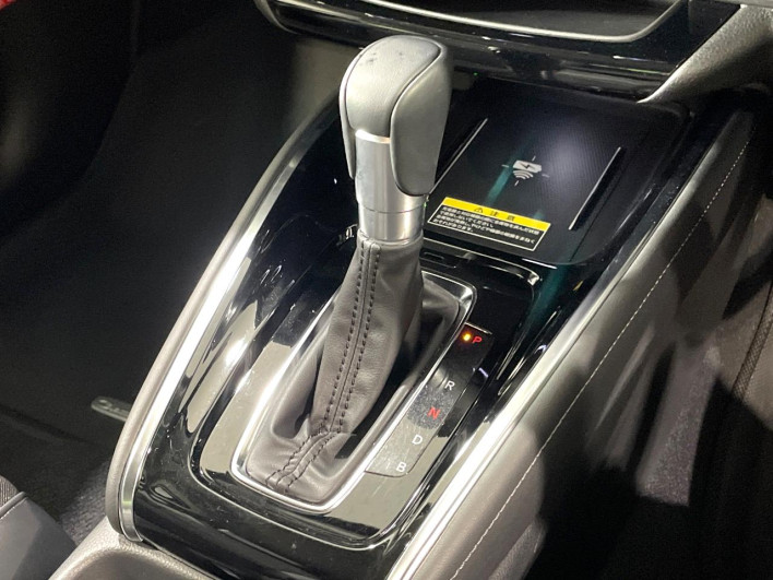 2024 Honda VEZEL 6AA-RV5 (UW-6a2e1c063f850)[25]