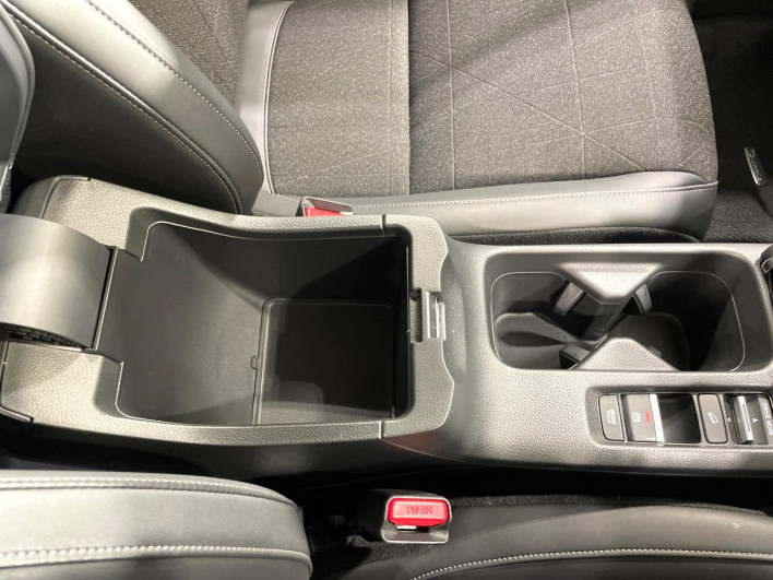 2024 Honda VEZEL 6AA-RV5 (UW-6a2e1c063f850)[29]