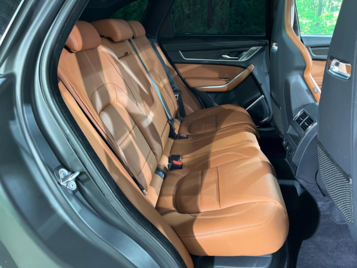 2022 Jaguar F Pace 3BA-DC2XC (UW-6a2e1c0f17cc6)[9]
