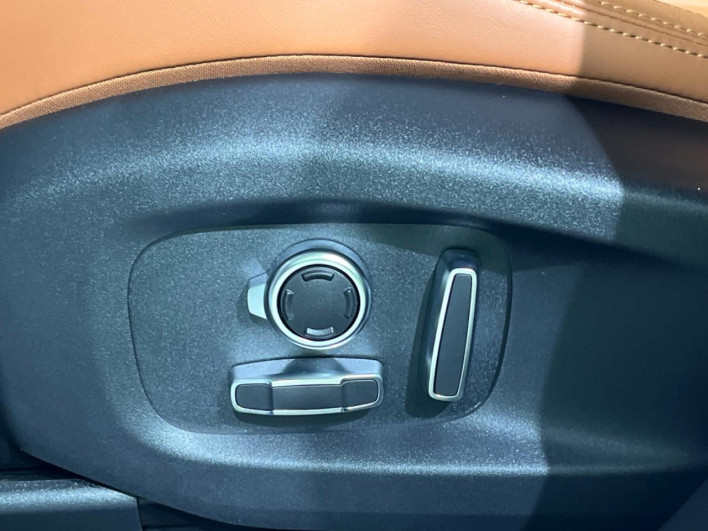 2022 Jaguar F Pace 3BA-DC2XC (UW-6a2e1c0f17cc6)[19]