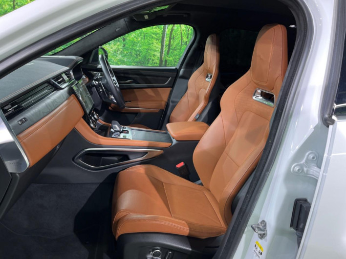 2022 Jaguar F Pace 3BA-DC2XC (UW-6a2e1c0f17cc6)[21]
