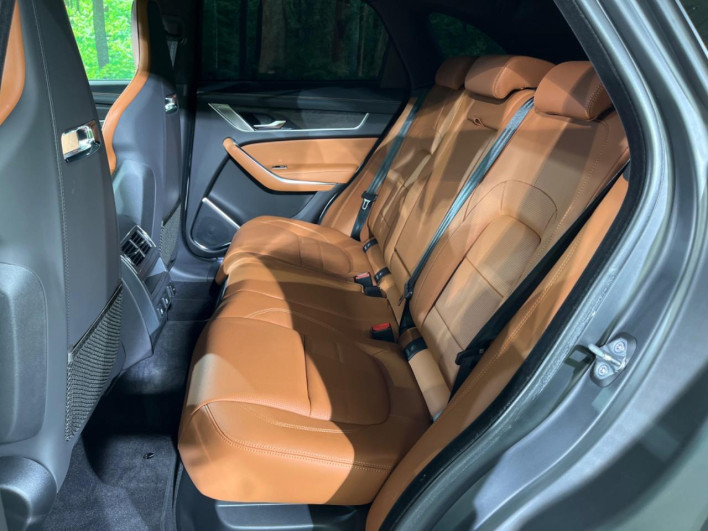 2022 Jaguar F Pace 3BA-DC2XC (UW-6a2e1c0f17cc6)[22]