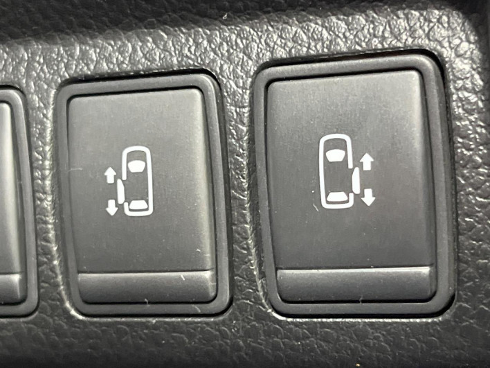 2016 Nissan Elgrand DBA-TE52 (UW-6a2e1c1a2fd45)[7]