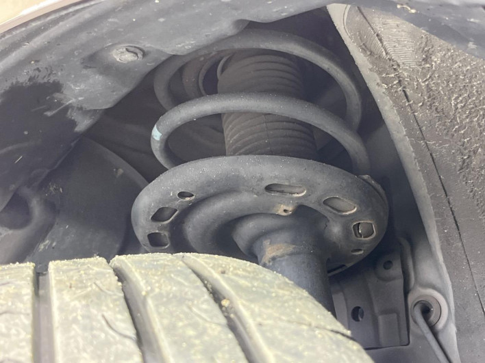 2016 Nissan Elgrand DBA-TE52 (UW-6a2e1c1a2fd45)[15]