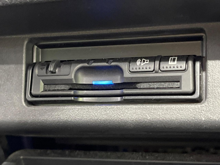 2016 Nissan Elgrand DBA-TE52 (UW-6a2e1c1a2fd45)[10]