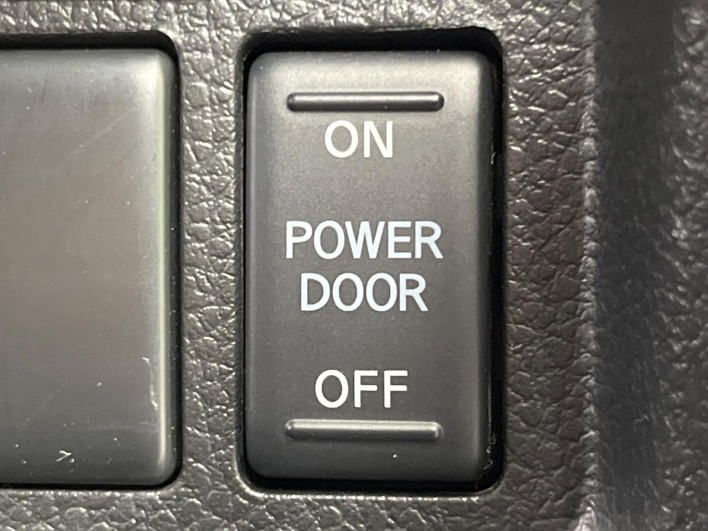 2016 Nissan Elgrand DBA-TE52 (UW-6a2e1c1a2fd45)[9]
