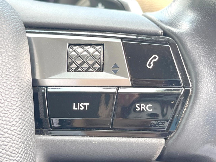 2019 DS Automobiles DS 3 Crossback 3BA-D34HN05 (UW-6a2e1c2abcbfa)[19]