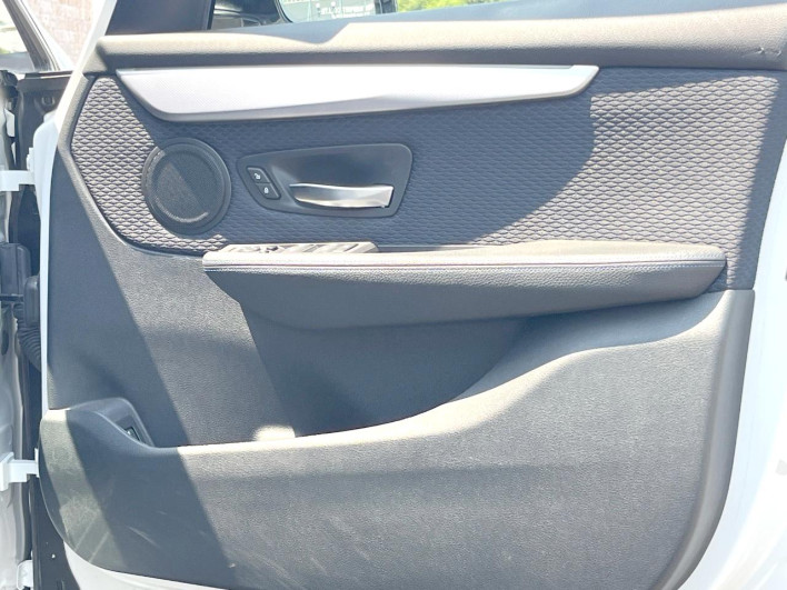 2017 BMW 2 Series LDA-2C20 (UW-6a2e1c3077aec)[29]
