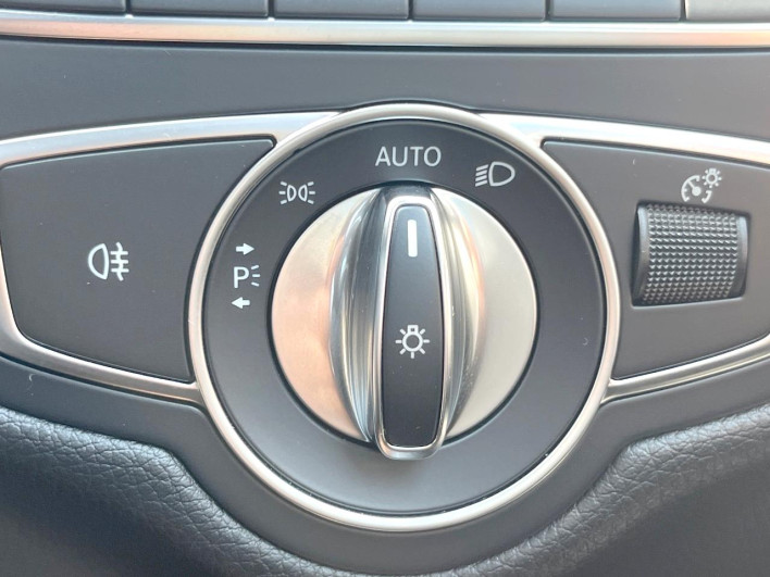 2017 Mercedes Benz GLC DBA-253946 (UW-6a2e1c333bdb1)[14]