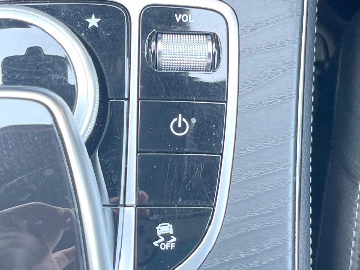 2017 Mercedes Benz GLC DBA-253946 (UW-6a2e1c333bdb1)[29]