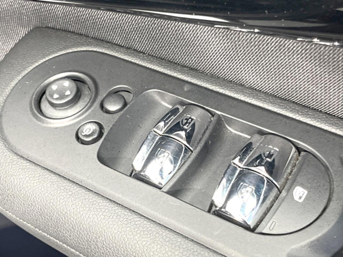 2019 Rover Mini LDA-LR20 (UW-6a2e1c383dd14)[21]