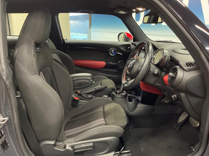 2015 Rover Mini DBA-XMJCW (UW-6a2e1c3a4e299)[28]