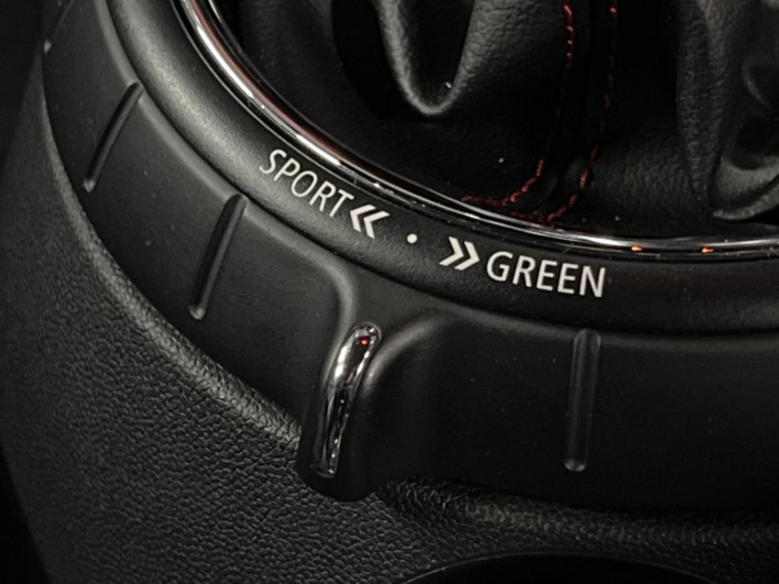 2015 Rover Mini DBA-XMJCW (UW-6a2e1c3a4e299)[15]