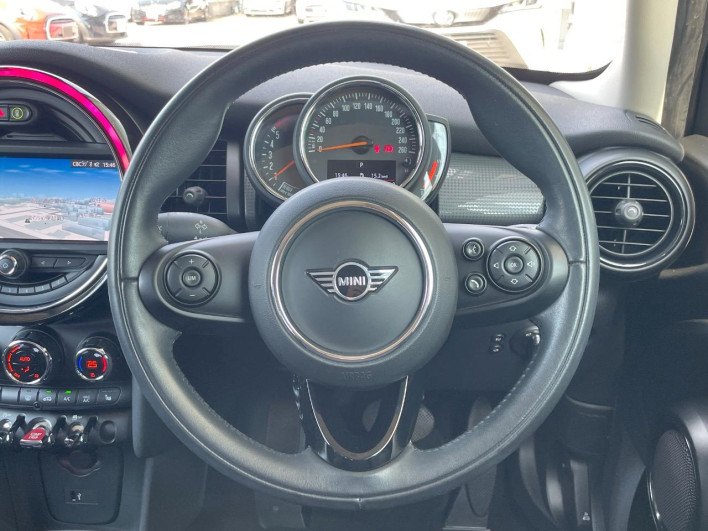 2020 Rover Mini 3DA-XV15MW (UW-6a2e1c3b472e3)[28]