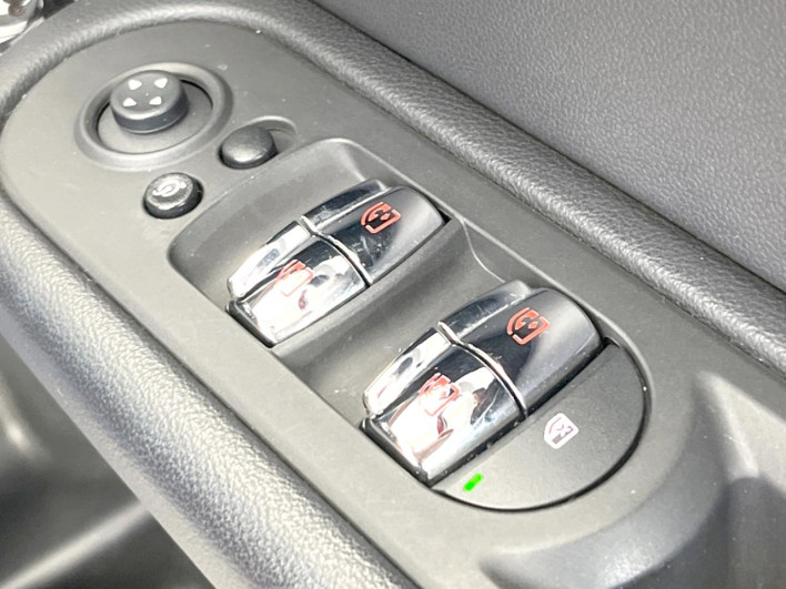 2019 Rover Mini LDA-YT20 (UW-6a2e1c3cc9ec9)[26]