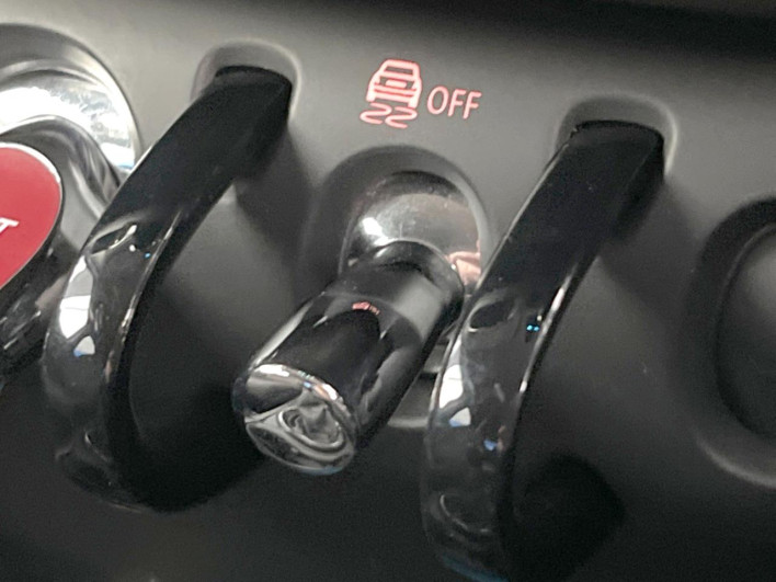 2019 Rover Mini LDA-YT20 (UW-6a2e1c3cc9ec9)[15]