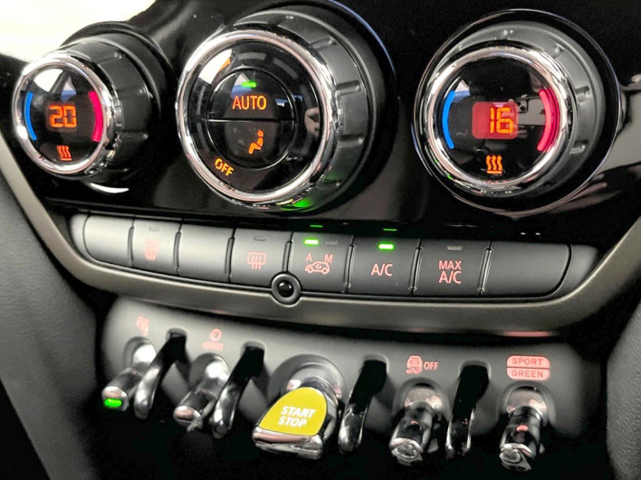 2020 Rover Mini 3LA-YU15T (UW-6a2e1c3e23026)[15]