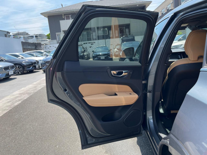 2020 Volvo XC60 LDA-UD4204TXC (UW-6a2e1c42f085a)[16]