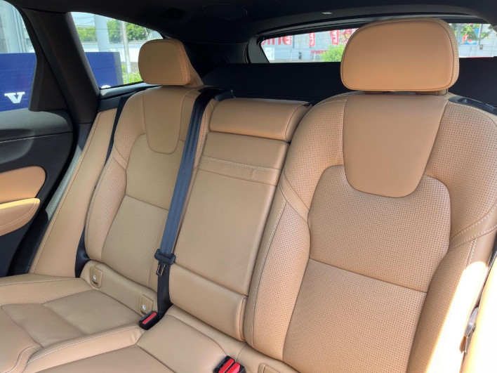 2020 Volvo XC60 LDA-UD4204TXC (UW-6a2e1c42f085a)[17]