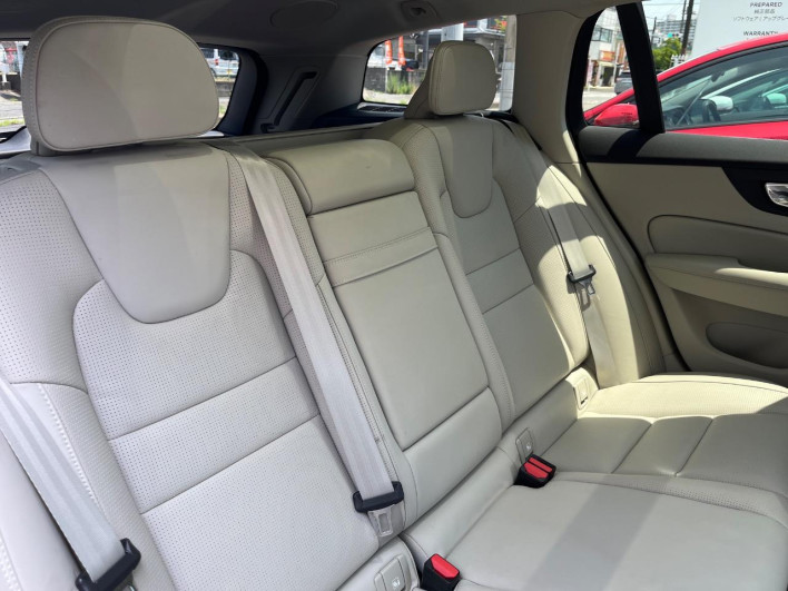 2019 Volvo V60 DBA-ZB420 (UW-6a2e1c44332cc)[27]