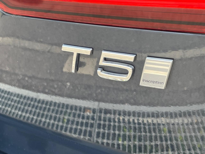 2019 Volvo V60 DBA-ZB420 (UW-6a2e1c44332cc)[18]