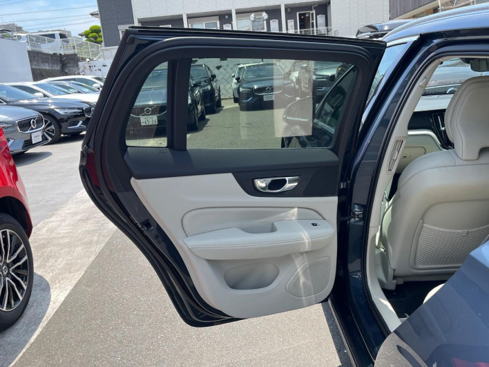 2019 Volvo V60 DBA-ZB420 (UW-6a2e1c44332cc)[14]