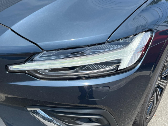 2019 Volvo V60 DBA-ZB420 (UW-6a2e1c44332cc)[9]