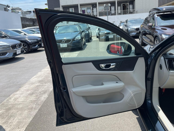 2019 Volvo V60 DBA-ZB420 (UW-6a2e1c44332cc)[12]