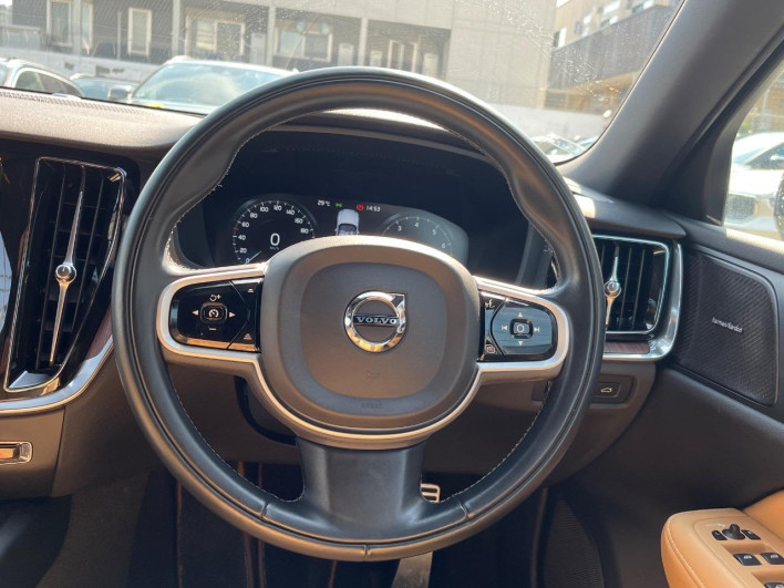 2021 Volvo V60 5AA-ZB420TM (UW-6a2e1c4564a5d)[21]