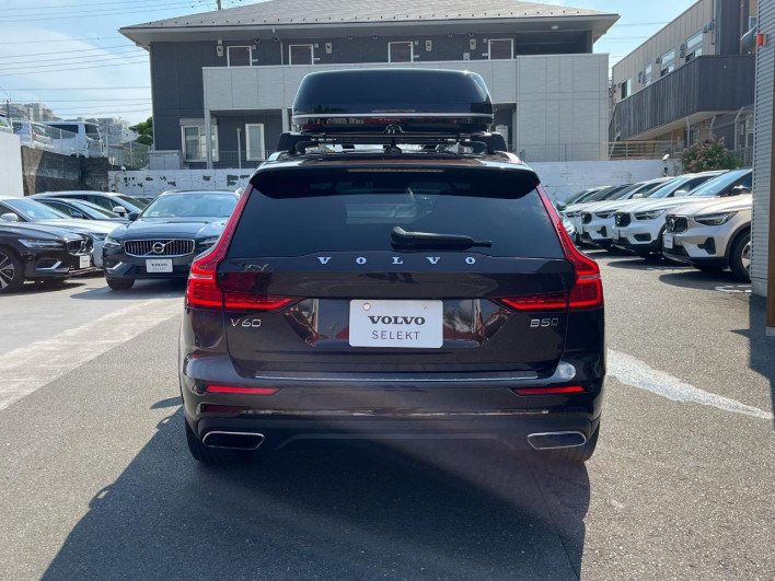 2021 Volvo V60 5AA-ZB420TM (UW-6a2e1c4564a5d)[26]