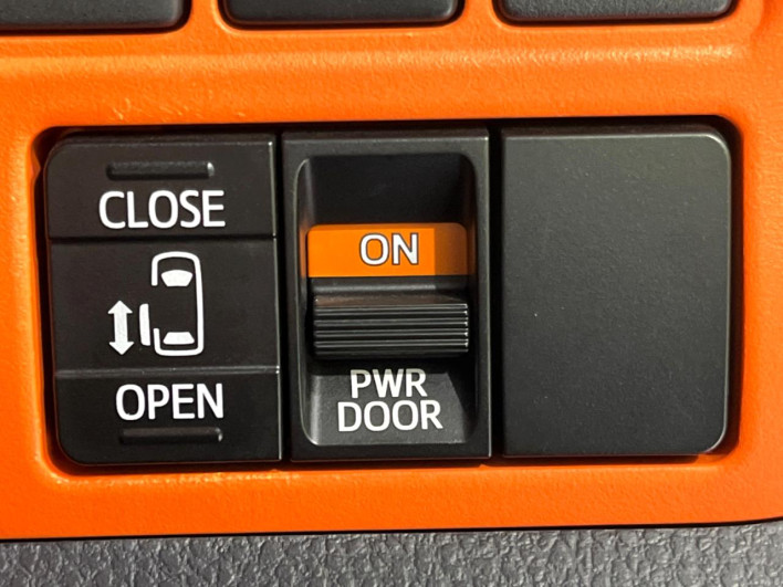 2014 Toyota Voxy DBA-ZRR85W (UW-6a2e1c5531441)[23]