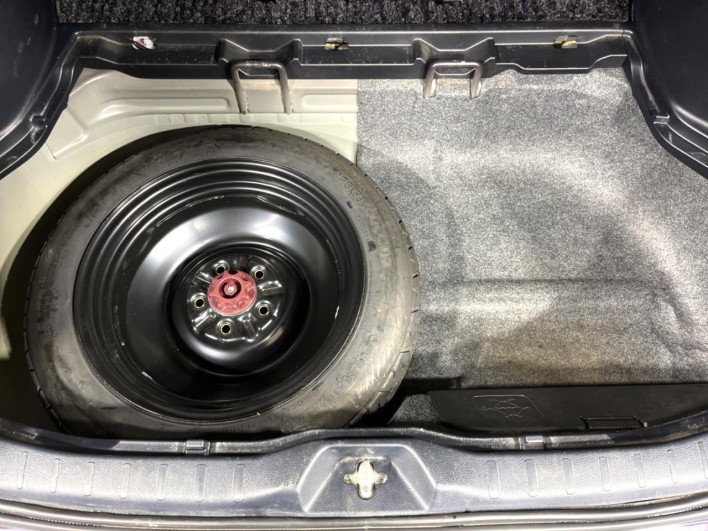 2014 Toyota Voxy DBA-ZRR85W (UW-6a2e1c5531441)[7]