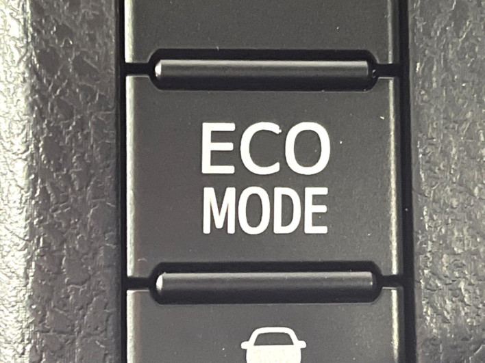 2014 Toyota Voxy DBA-ZRR85W (UW-6a2e1c5531441)[28]