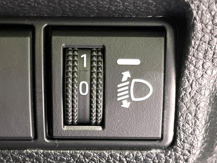 2025 Toyota Corolla Cross 6AA-ZVG16 (UW-6a2e1c5f1fc86)[25]