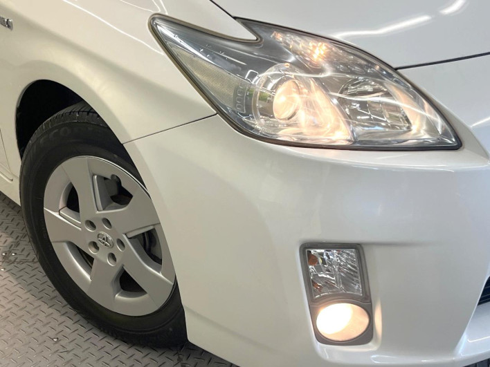 2011 Toyota Prius DAA-ZVW30 (UW-6a2e1c610f4ed)[12]