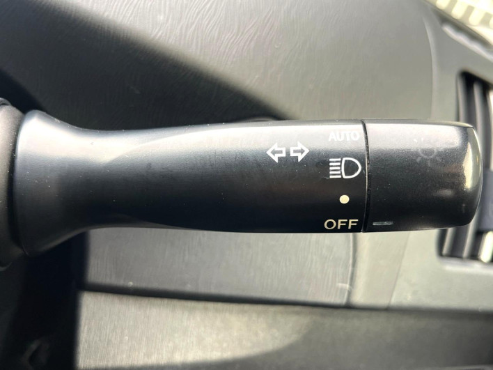 2012 Toyota Prius DAA-ZVW30 (UW-6a2e1c613a0e7)[6]