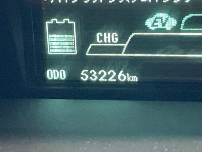 2012 Toyota Prius PHV DLA-ZVW35 (UW-6a2e1c62235b4)[2]
