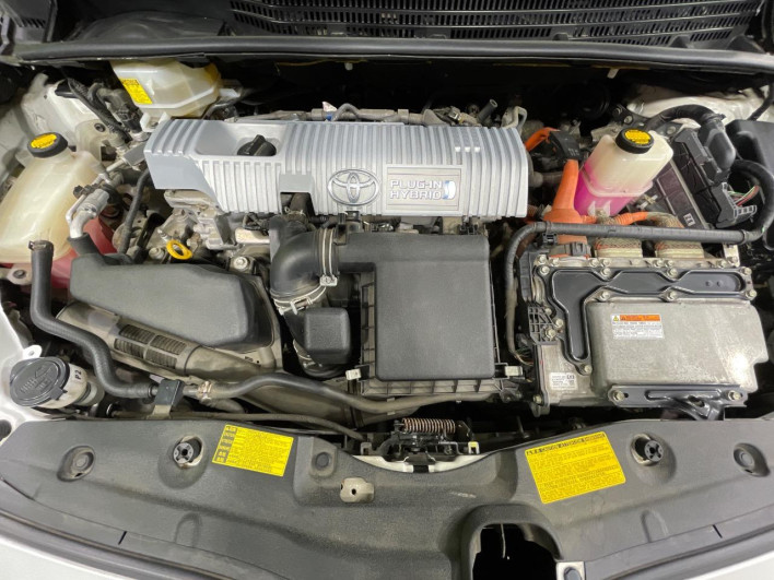 2012 Toyota Prius PHV DLA-ZVW35 (UW-6a2e1c62235b4)[28]
