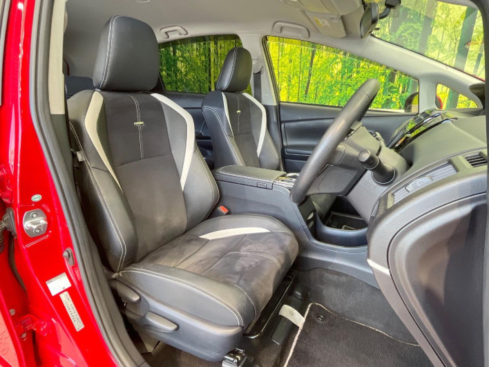 2015 Toyota Prius α DAA-ZVW41W (UW-6a2e1c62bba15)[27]